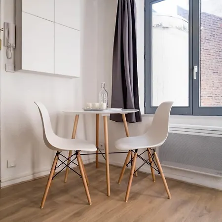 Charming Typical Flat In The Old Town ! Apartment *