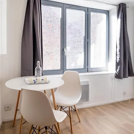 Charming Typical Flat In The Old Town !