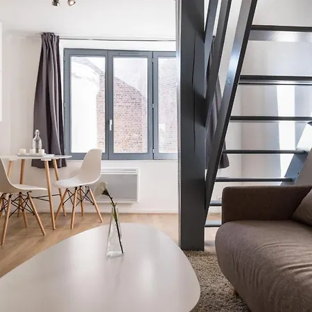 Charming Typical Flat In The Old Town ! Apartment *